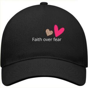 Zwarte pet faith over fear